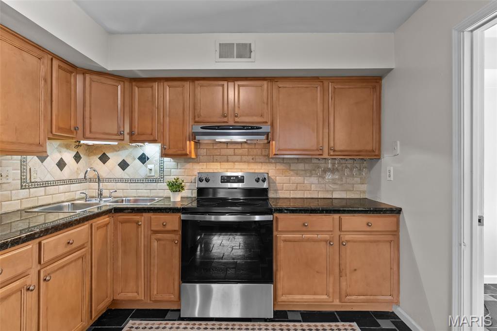404 Applestone Drive Property Photo 32