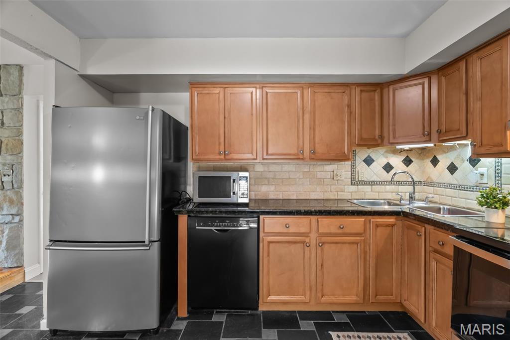 404 Applestone Drive Property Photo 33