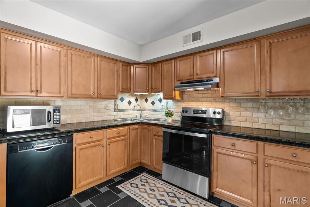 404 Applestone Drive Property Photo 34