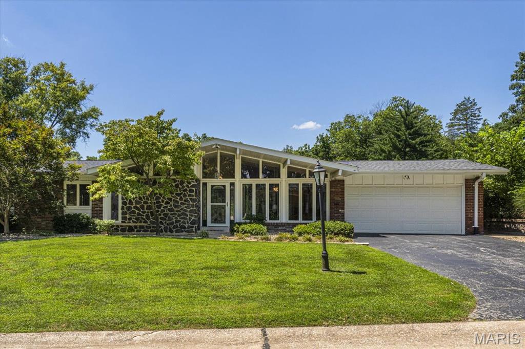 34 Oakland Hills Drive Property Photo 1