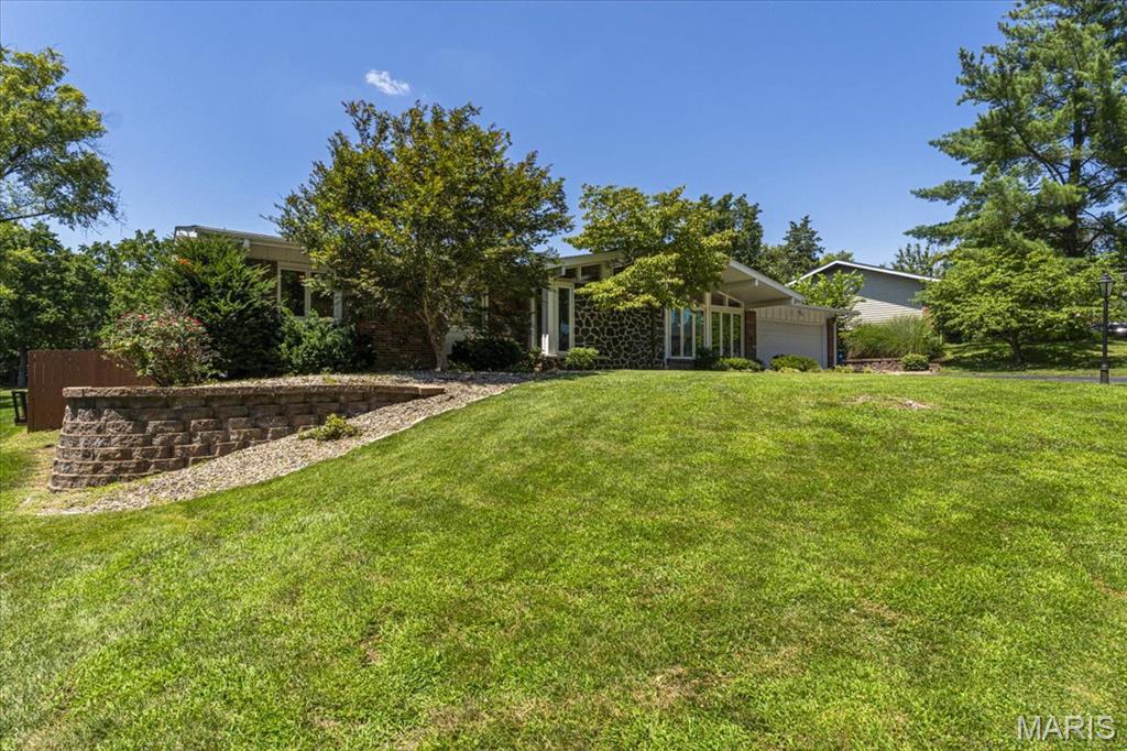 34 Oakland Hills Drive Property Photo 2