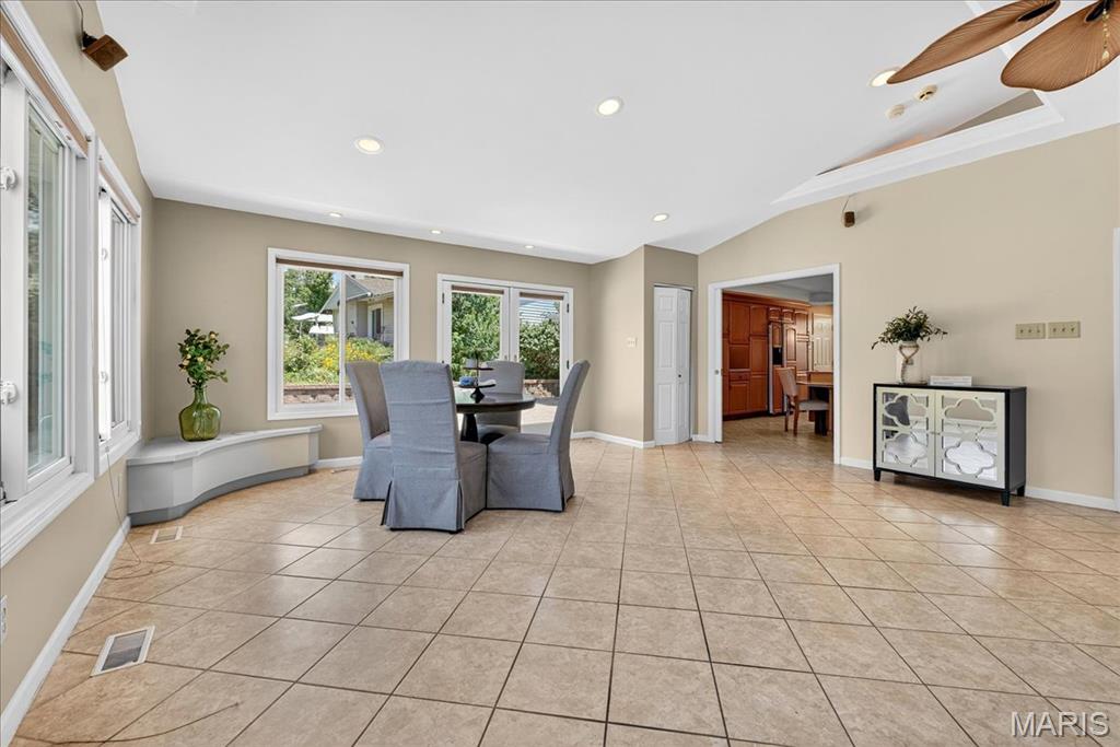 34 Oakland Hills Drive Property Photo 17