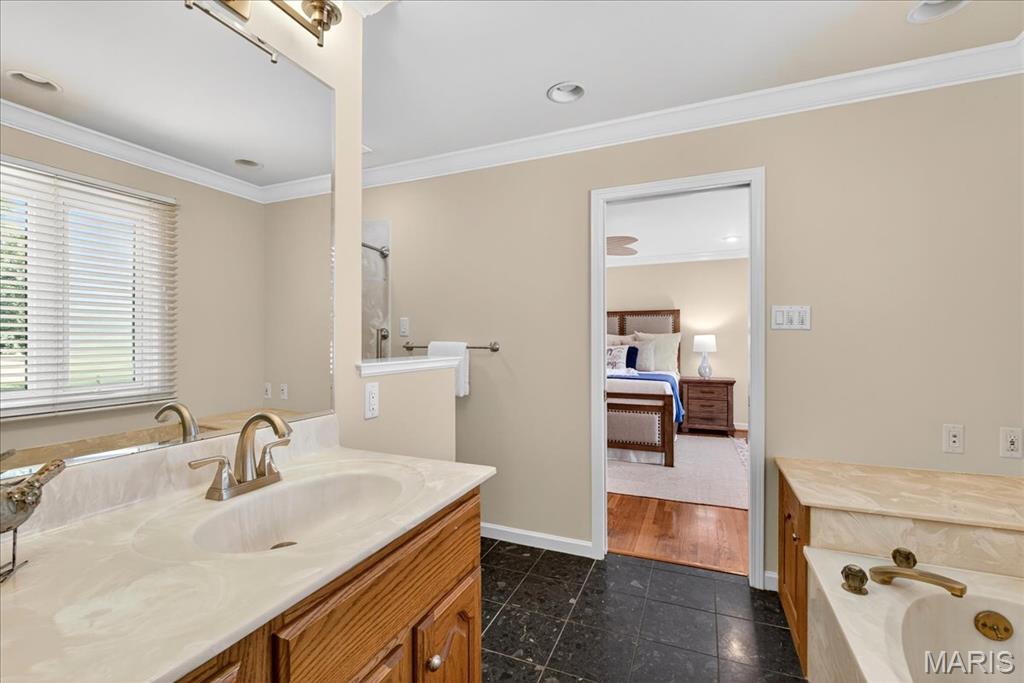 34 Oakland Hills Drive Property Photo 42