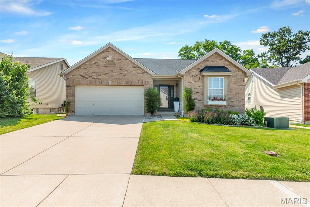 256 Spring Borough Drive Property Photo 1