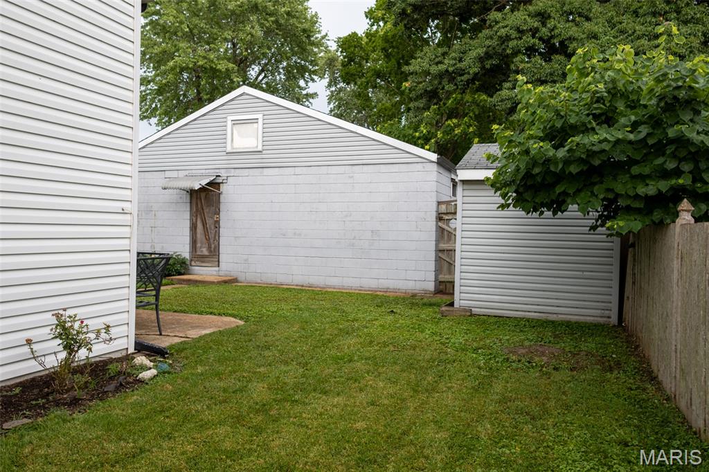 3216 S Big Bend Boulevard Property Photo 6