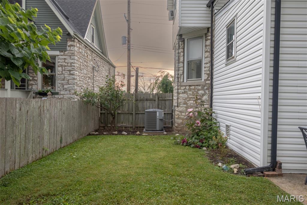 3216 S Big Bend Boulevard Property Photo 7