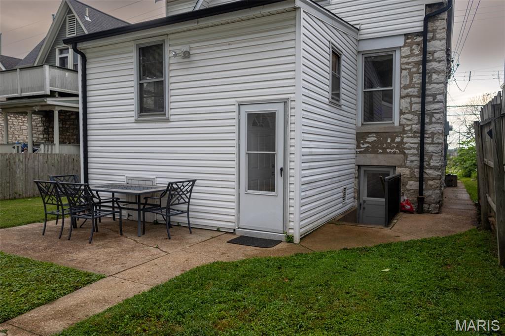 3216 S Big Bend Boulevard Property Photo 8