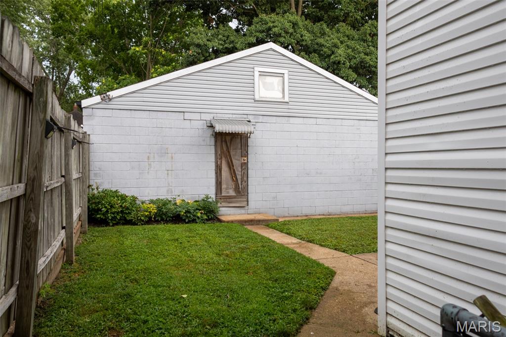3216 S Big Bend Boulevard Property Photo 10