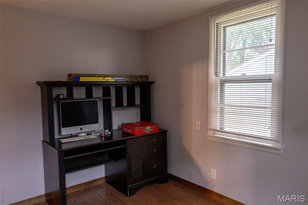 3216 S Big Bend Boulevard Property Photo 23