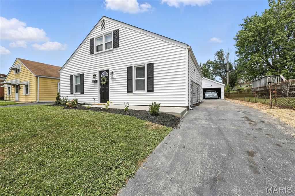 9441 Ridge Avenue Property Photo 3