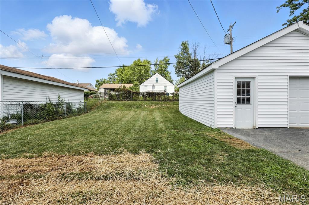 9441 Ridge Avenue Property Photo 38