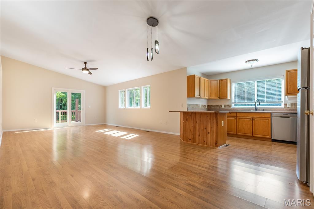 1209 Woodcrest Lane Property Photo 5