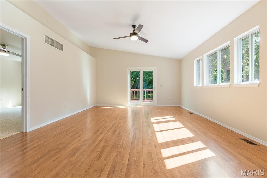 1209 Woodcrest Lane Property Photo 6