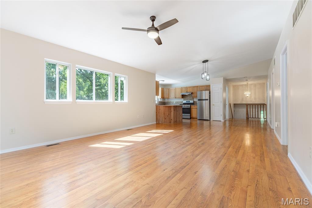 1209 Woodcrest Lane Property Photo 7