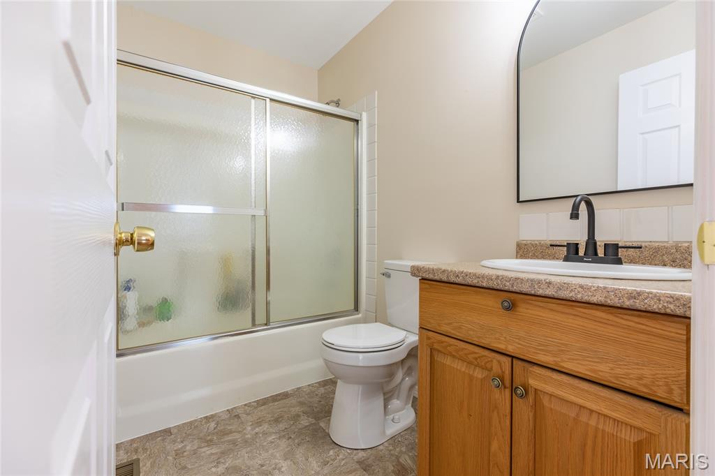 1209 Woodcrest Lane Property Photo 15