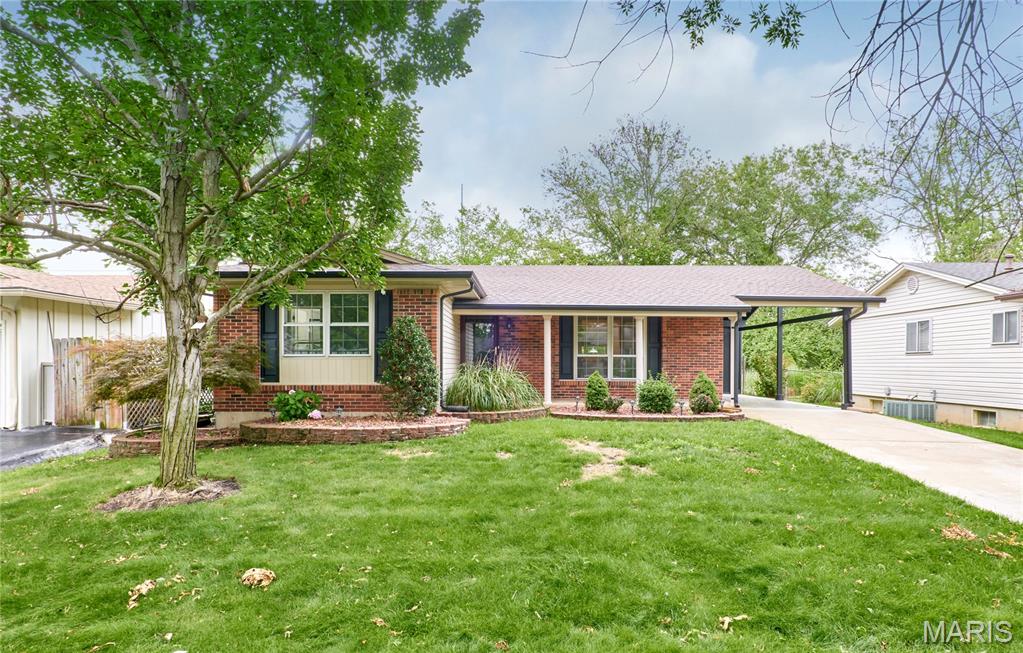 2274 Westglen Park Drive Property Photo 1