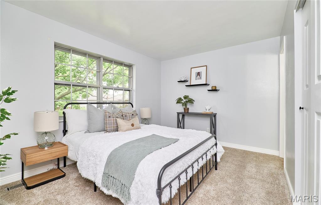2274 Westglen Park Drive Property Photo 4