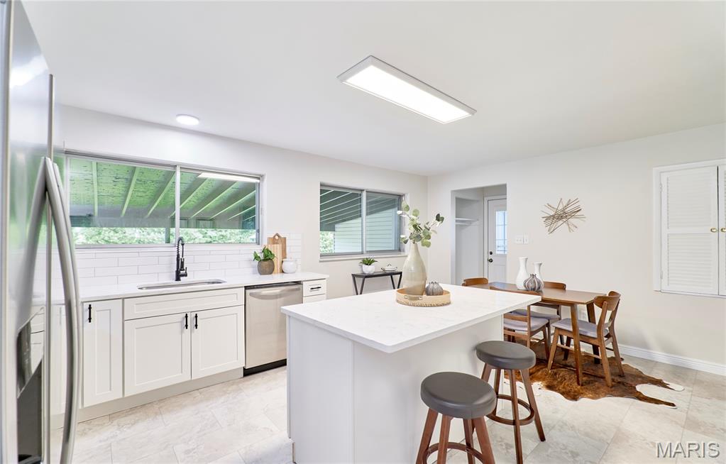 2274 Westglen Park Drive Property Photo 10