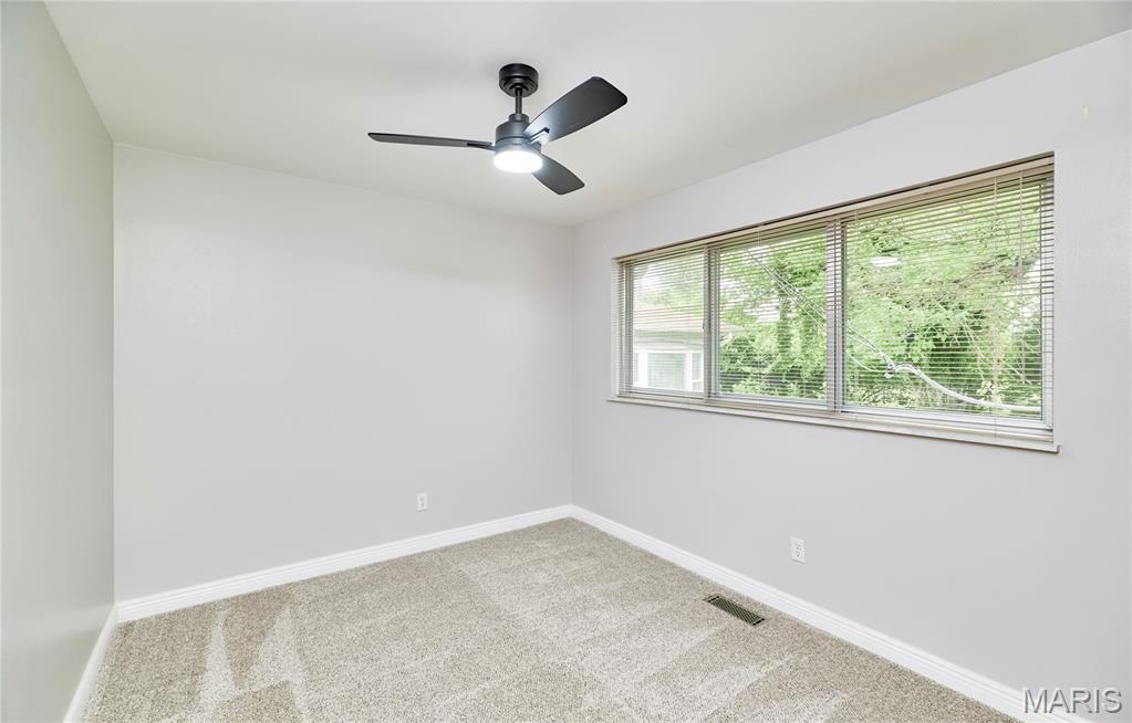 2274 Westglen Park Drive Property Photo 11