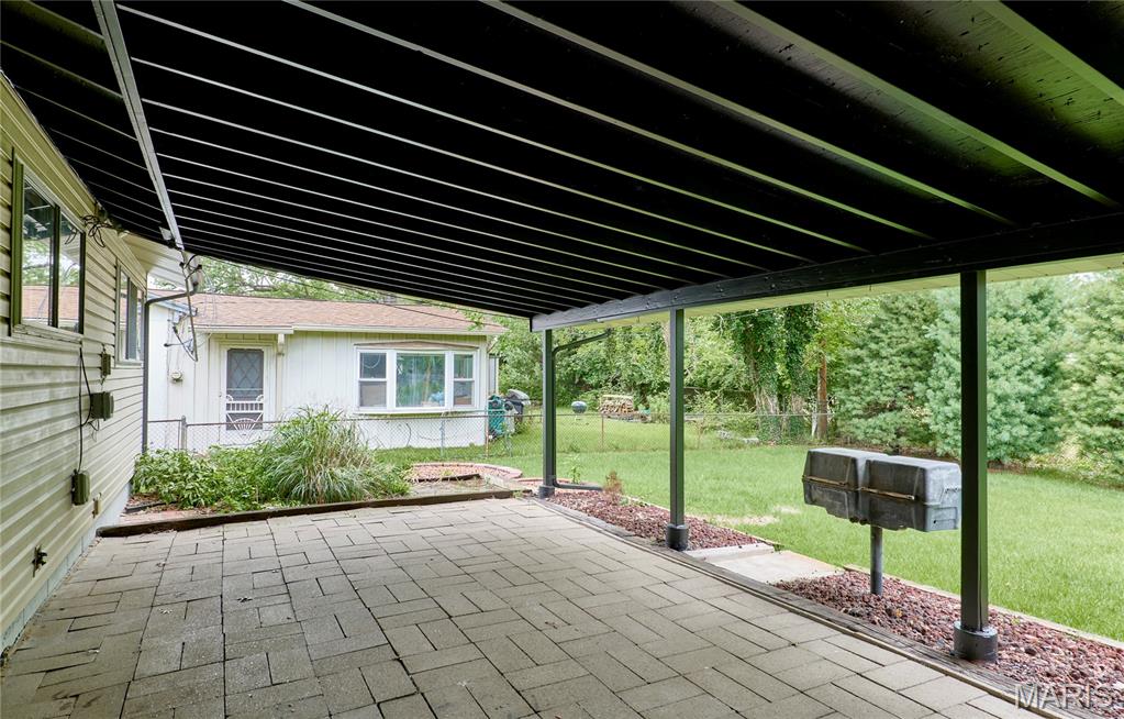 2274 Westglen Park Drive Property Photo 18