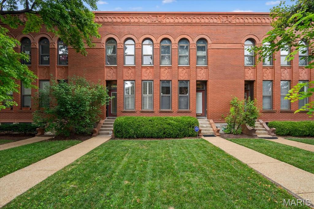 4323 Laclede Avenue E Property Photo 1