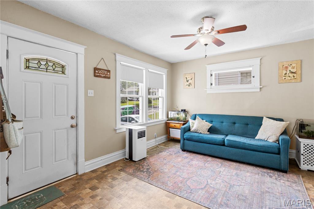10225 Driver Avenue Property Photo 3