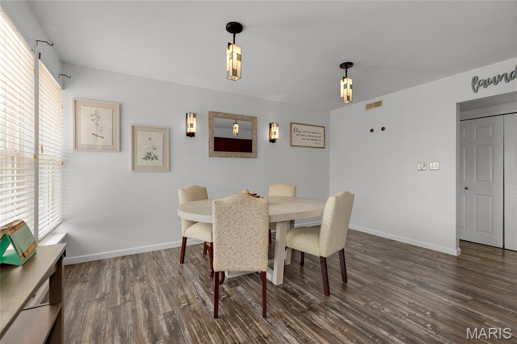 1943 Greenpoint Drive 302 Property Photo 6