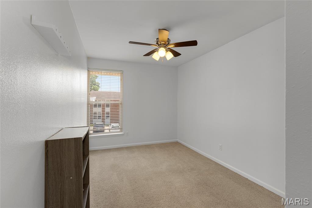 1943 Greenpoint Drive 302 Property Photo 10