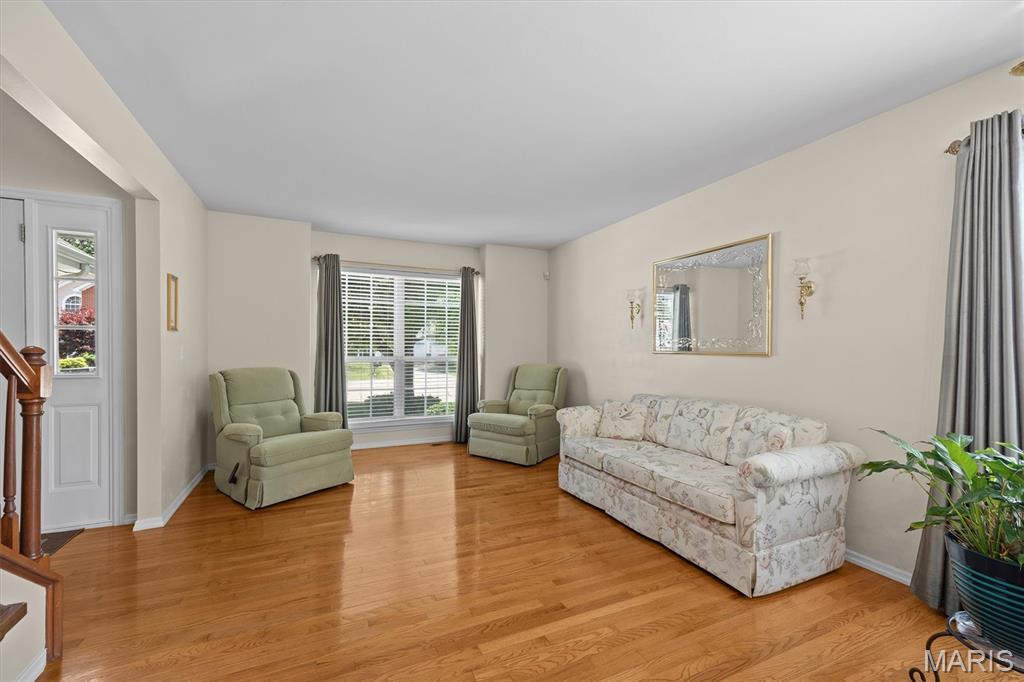 211 Sheffield Court Property Photo 5