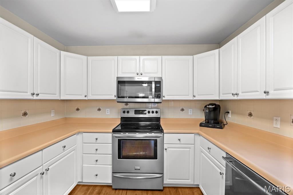 211 Sheffield Court Property Photo 10