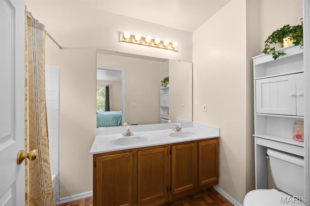 211 Sheffield Court Property Photo 20