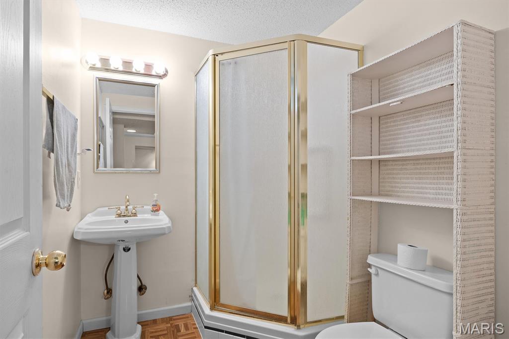 211 Sheffield Court Property Photo 29
