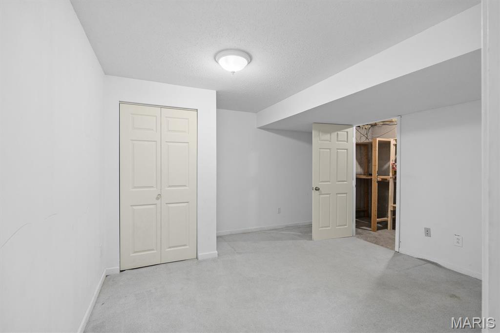 211 Sheffield Court Property Photo 31