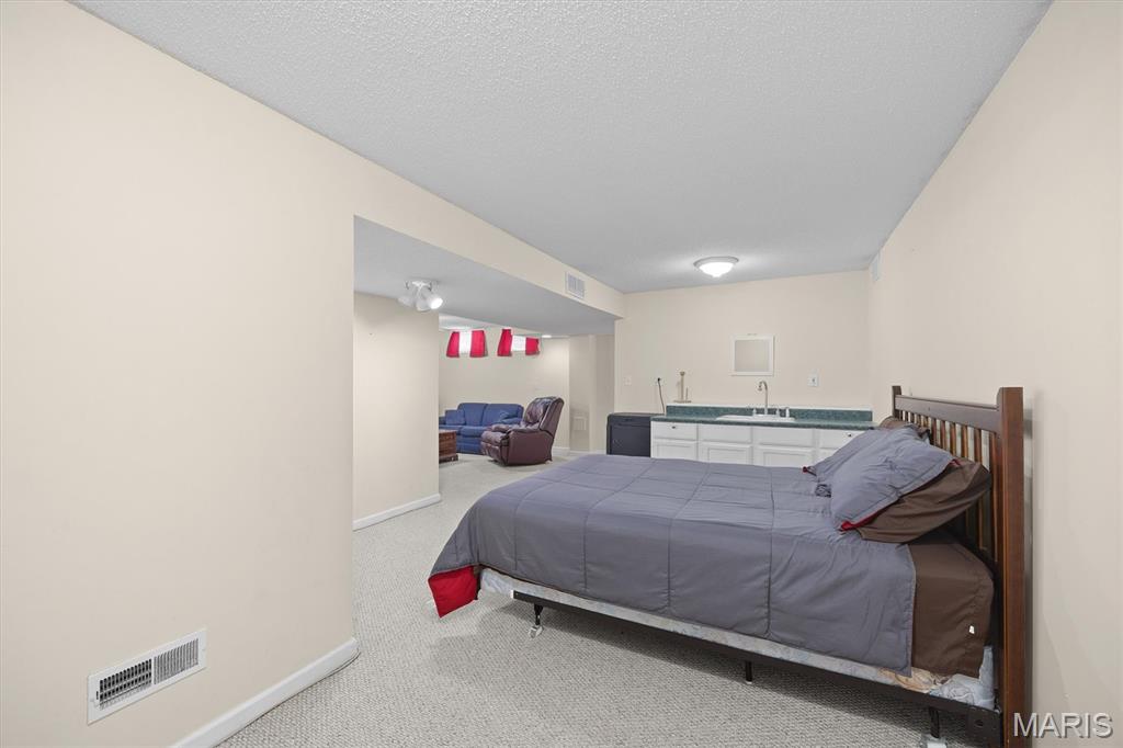 211 Sheffield Court Property Photo 32