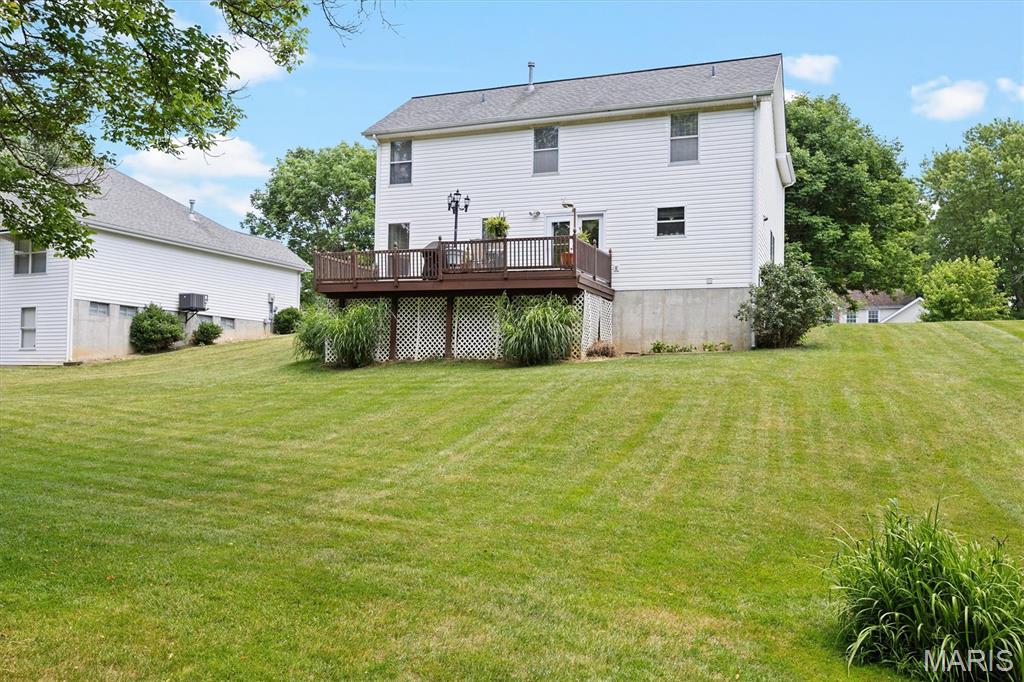 211 Sheffield Court Property Photo 35