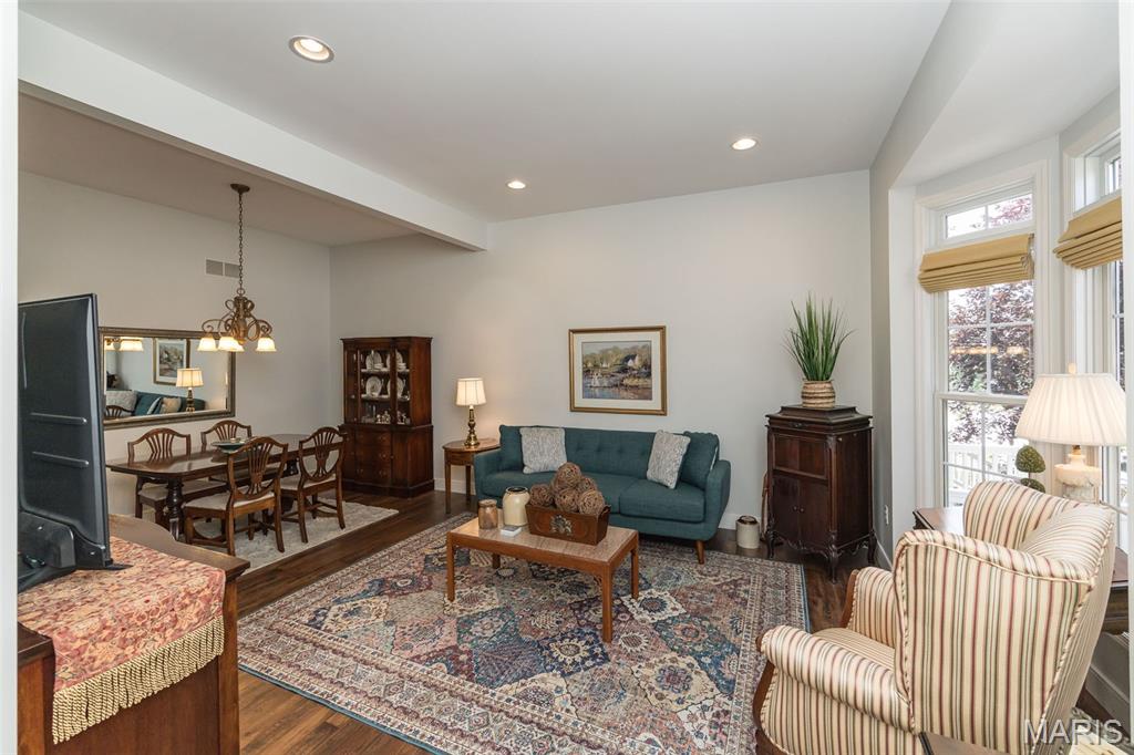 2514 S Larksong Drive Property Photo 2