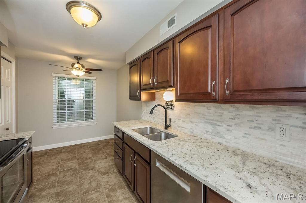 2323 Manor Grove Drive 4 Property Photo 12