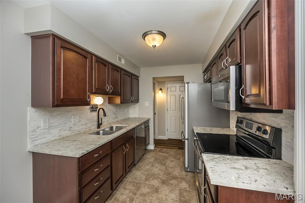 2323 Manor Grove Drive 4 Property Photo 15