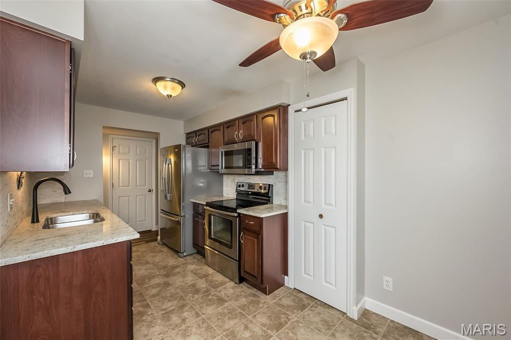 2323 Manor Grove Drive 4 Property Photo 17