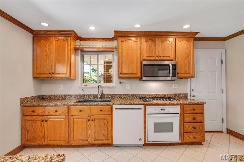 9825 Barrington Drive Property Photo 15