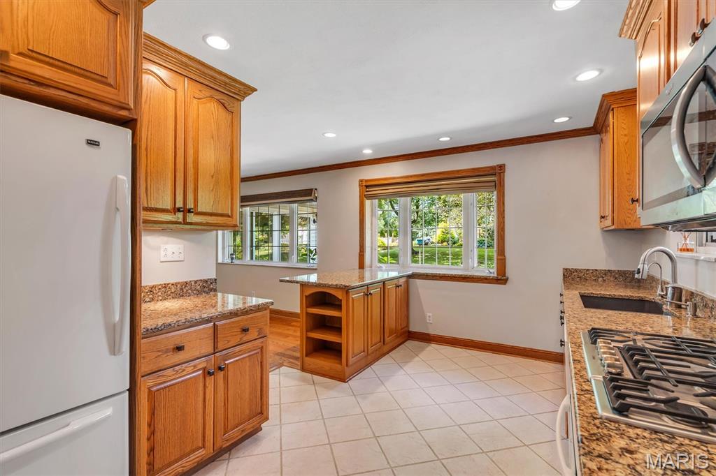 9825 Barrington Drive Property Photo 16