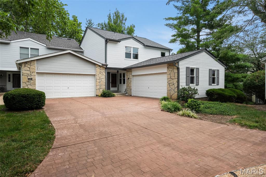 1556 Charlemont Drive Property Photo 1