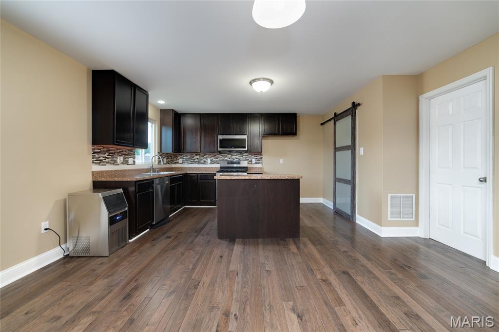 704 Rabbit Run Drive Property Photo 13