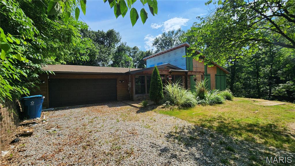 625 W Country Lane Property Photo 1