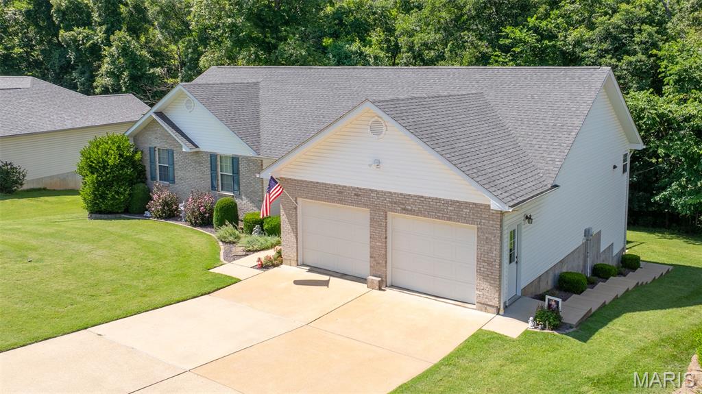 1285 Jonathan Court Property Photo 3