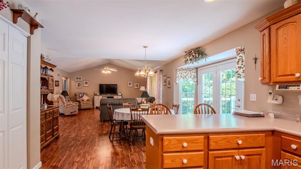 1285 Jonathan Court Property Photo 13