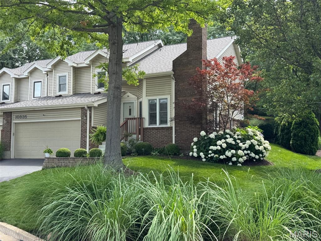 10935 Vauxhall Drive Property Photo 2