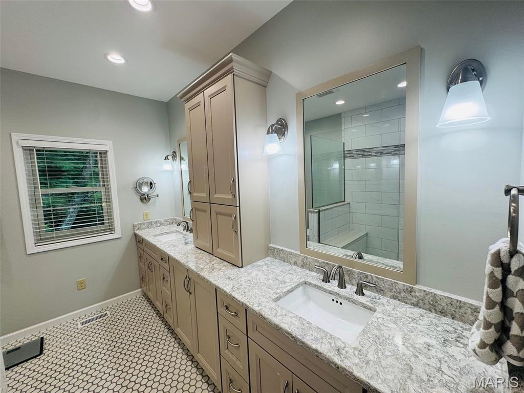 10935 Vauxhall Drive Property Photo 16