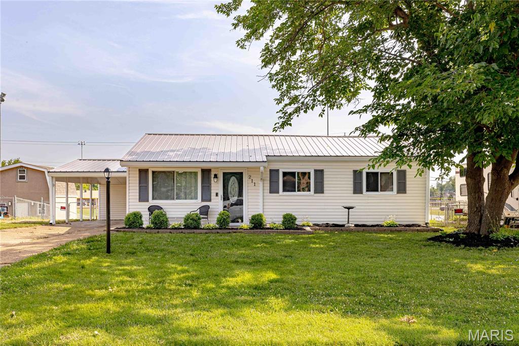 211 Weber Drive Property Photo 1