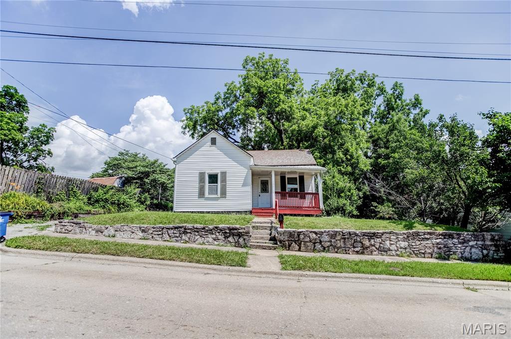704 Miller Street Property Photo 3